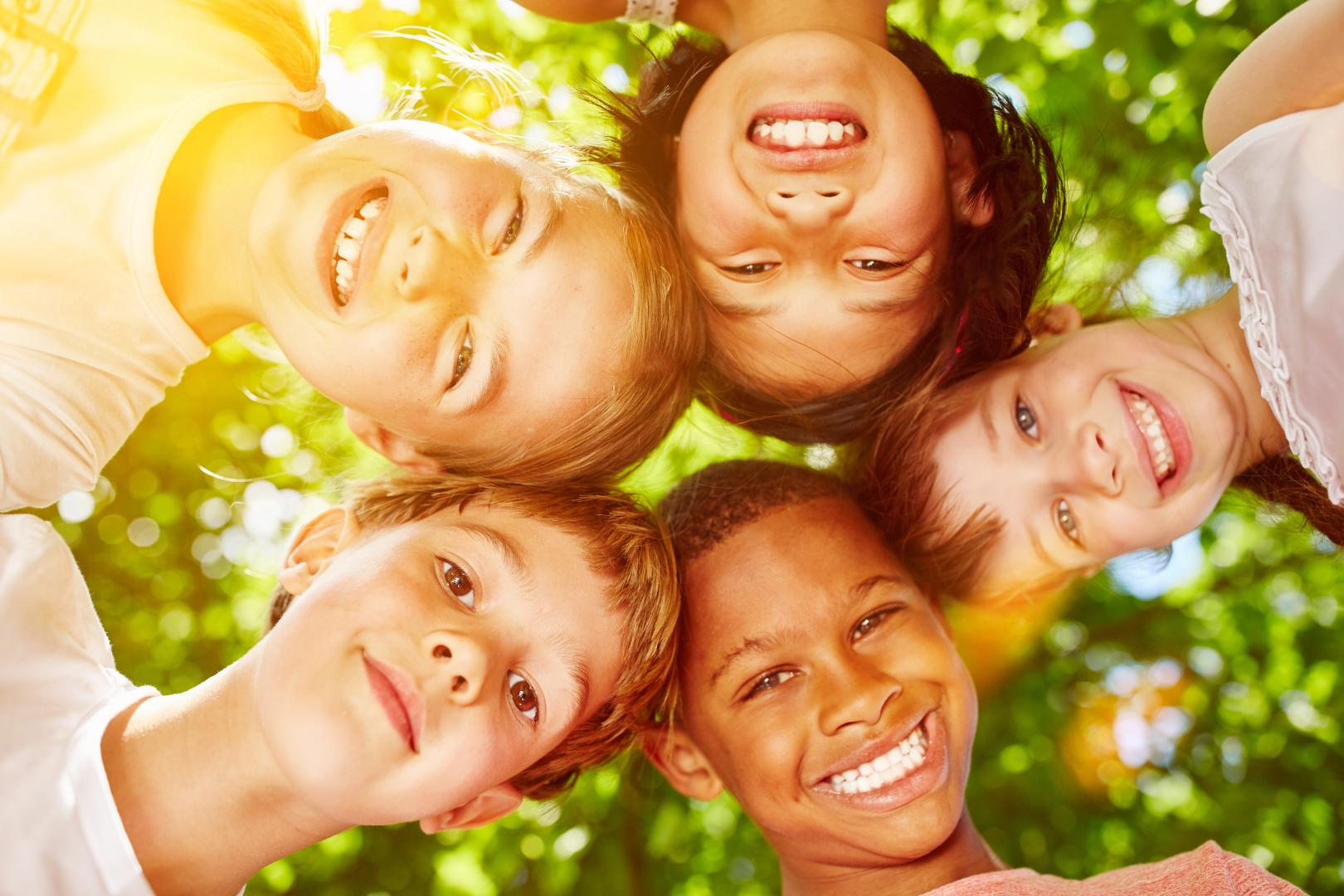 Enfants souriant après une visite chez le dentiste à Abbeville